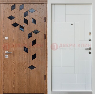 Коричневая металлическая дверь МДФ внутри белого цвета ДМ-256 в Ставрополе
