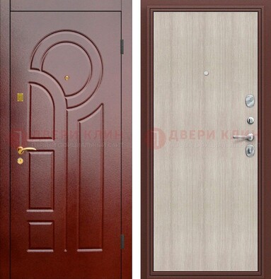 Красная металлическая дверь с МДФ панелями ДМ-368 в Ставрополе