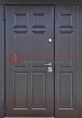 Тёмная двухстворчатая входная дверь для коттеджа с МДФ ДМ-533 в Ставрополе