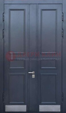 Черная двухстворчатая дверь для улицы с МДФ ДМ-535 в Ставрополе