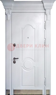 Белая металлическая дверь с массивом дуба для дома ДМД-59 в Ставрополе