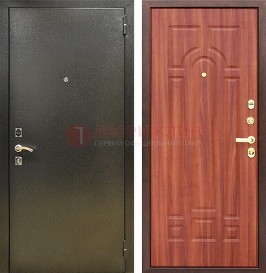 Входная темно-серая дверь с порошковой отделкой и МДФ Миланский орех ДП-281 в Ставрополе