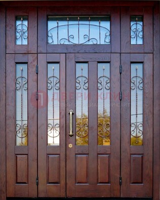 Парадная дверь с прямоугольными стеклянными вставками ДПР-5 для частного дома в Ставрополе