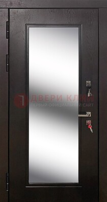 Коричневая железная дверь со стеклом для дома ДС-23 в Ставрополе