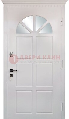 Светлая железная дверь со стеклом ДС-29 в Ставрополе