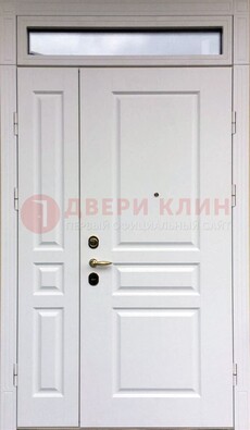 Белая двухстворчатая металлическая дверь со стеклом ДС-63 в Ставрополе