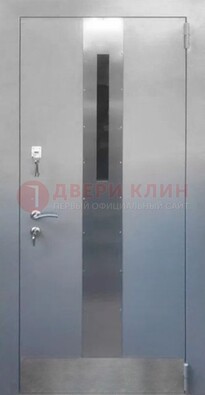 Серая металлическая дверь со стеклом ДС-74 в Ставрополе