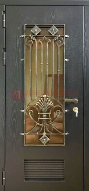 Одностворчатая железная дверь со стеклом и ковкой для дома ДСК-101 в Ставрополе