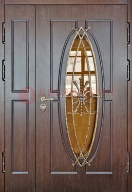 Полуторная металлическая дверь со стеклом и ковкой ДСК-108 в Ставрополе