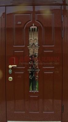 Красивая металлическая дверь со стеклом и ковкой ДСК-33 в Ставрополе